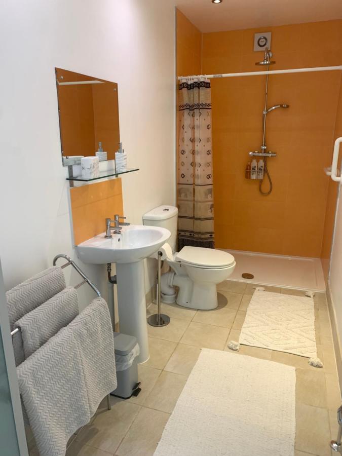 Puffin. Comfortable Annexe Central ファルマス エクステリア 写真